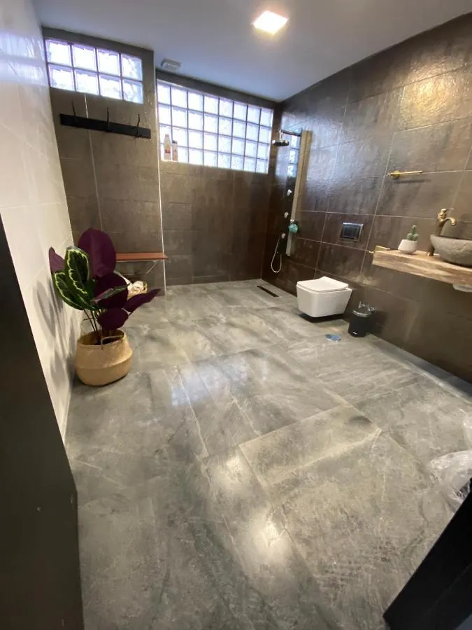 villa moderna con piscina privada, jardín y vista al Mar Torre Del Mar