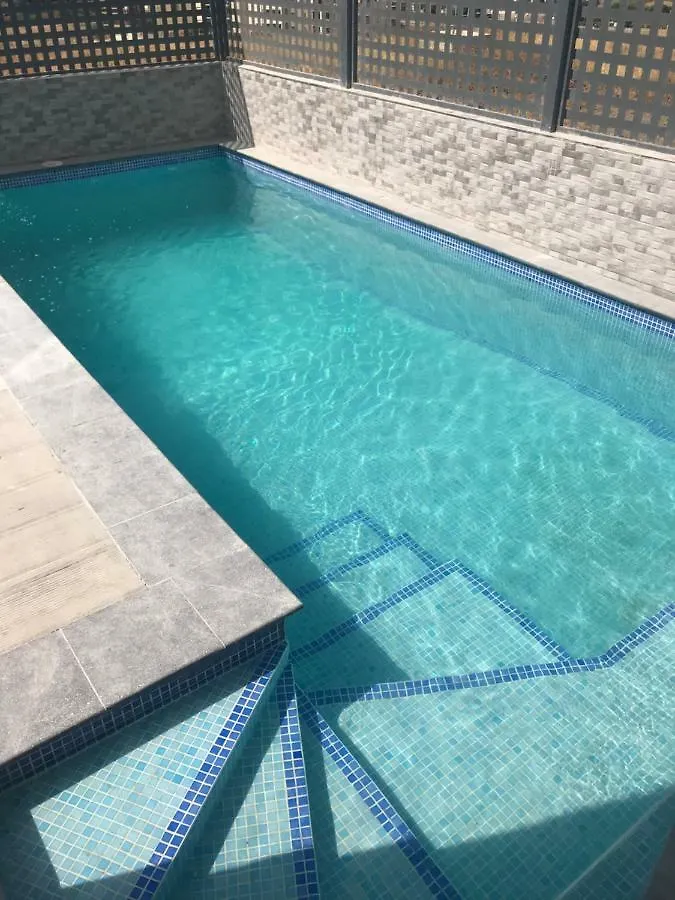 villa moderna con piscina privada, jardín y vista al Mar Torre Del Mar