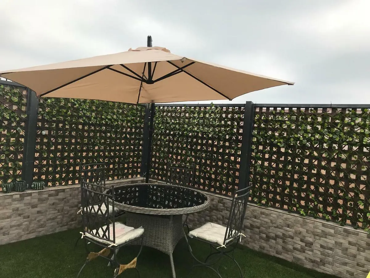 villa moderna con piscina privada, jardín y vista al Mar Torre Del Mar